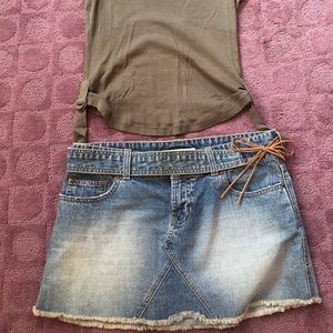 Adorable mini denim skirt from Abercrombie.
